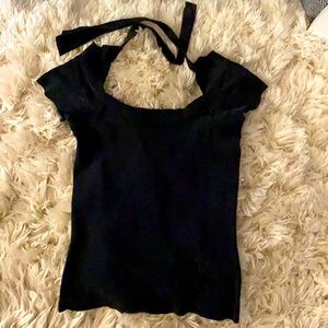 Stylish cap sleeve, keyhole back top!